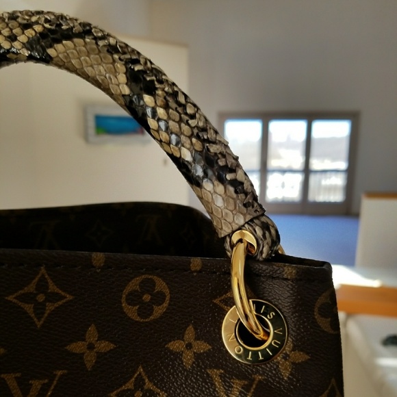 Louis Vuitton Artsy Python (price firm due to high fees on this site) - Picture 4 of 9